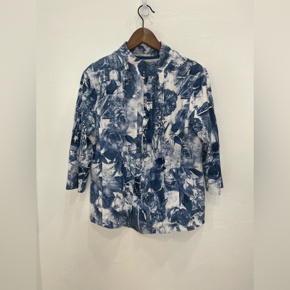 Onque Casuals Sweaters - Onque Casuals Women's Sweater 100% Cotton Blue White Floral Zip Front Sz L